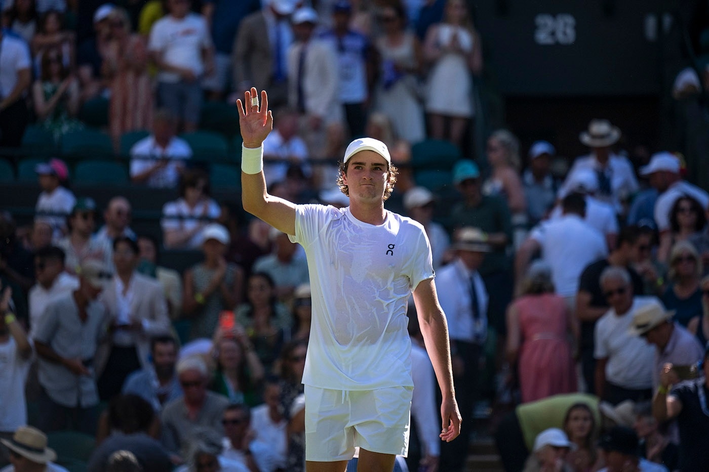 Federer footage helps Fonseca find his feet